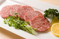 牛肉やわらかたまご型ステーキ